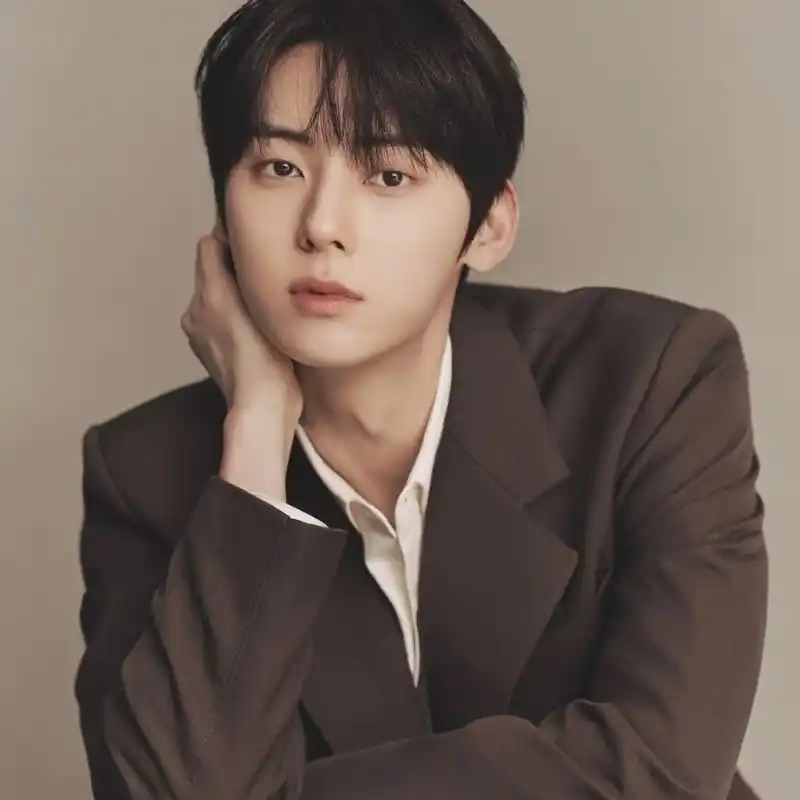 민현