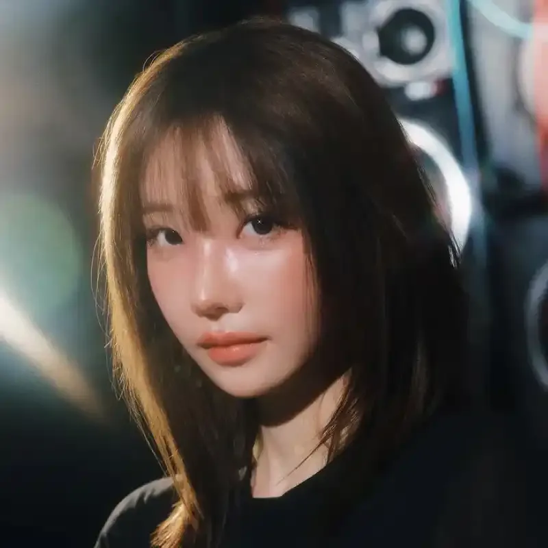 마젠타(QWER)