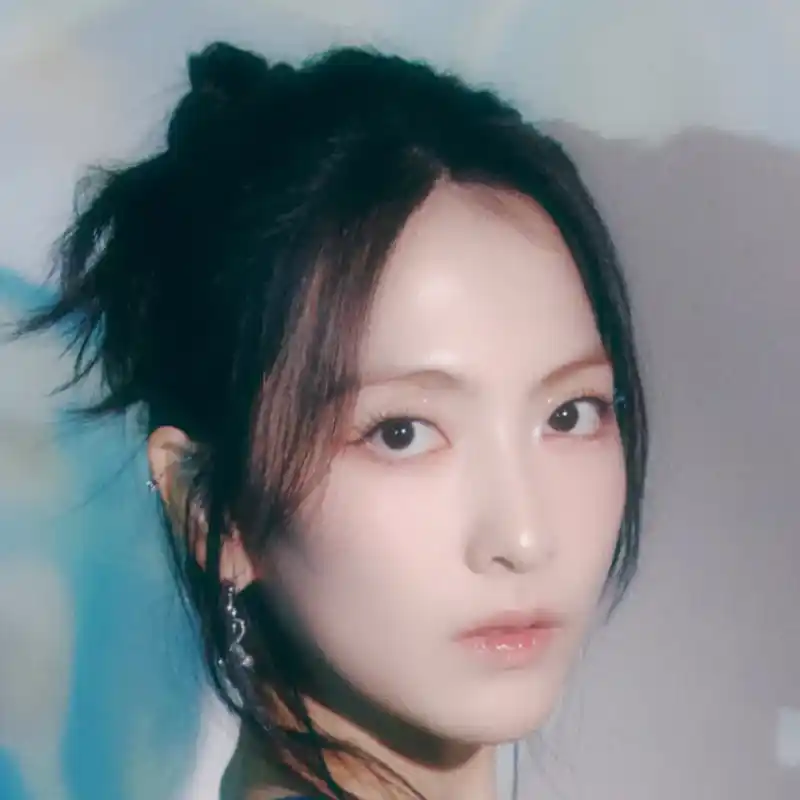 강지영(카라)