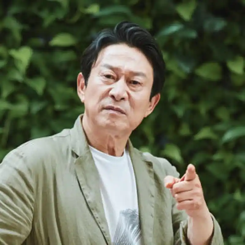 김응수