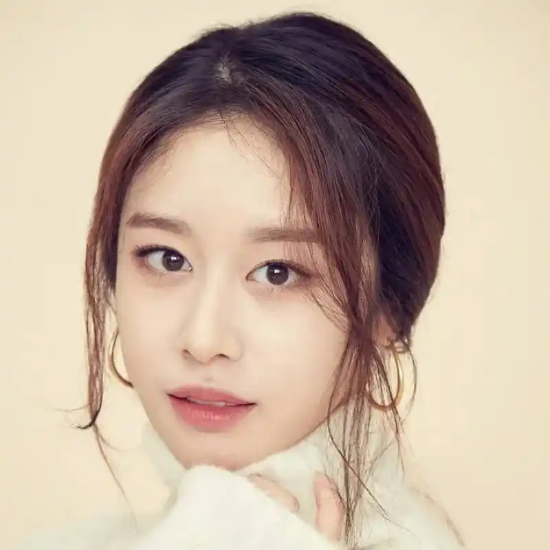 지연(티아라)