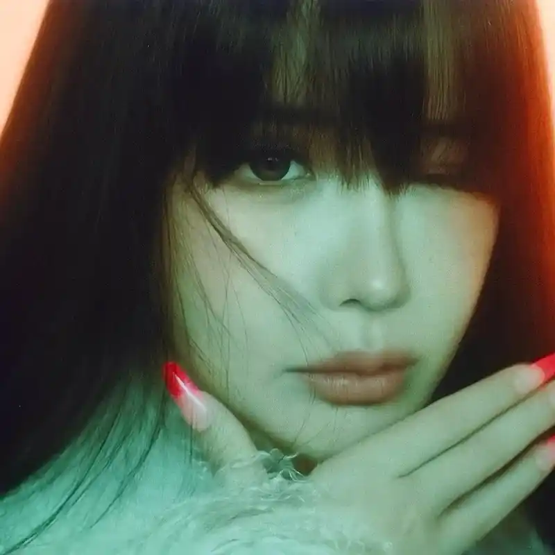 박봄(2NE1)