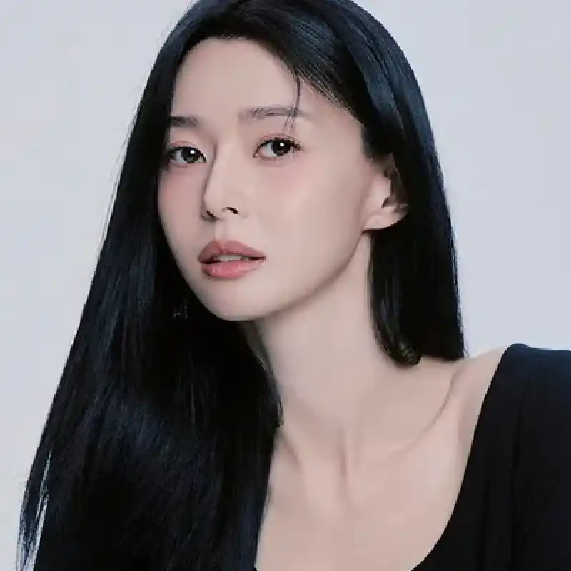 권나라(헬로비너스)